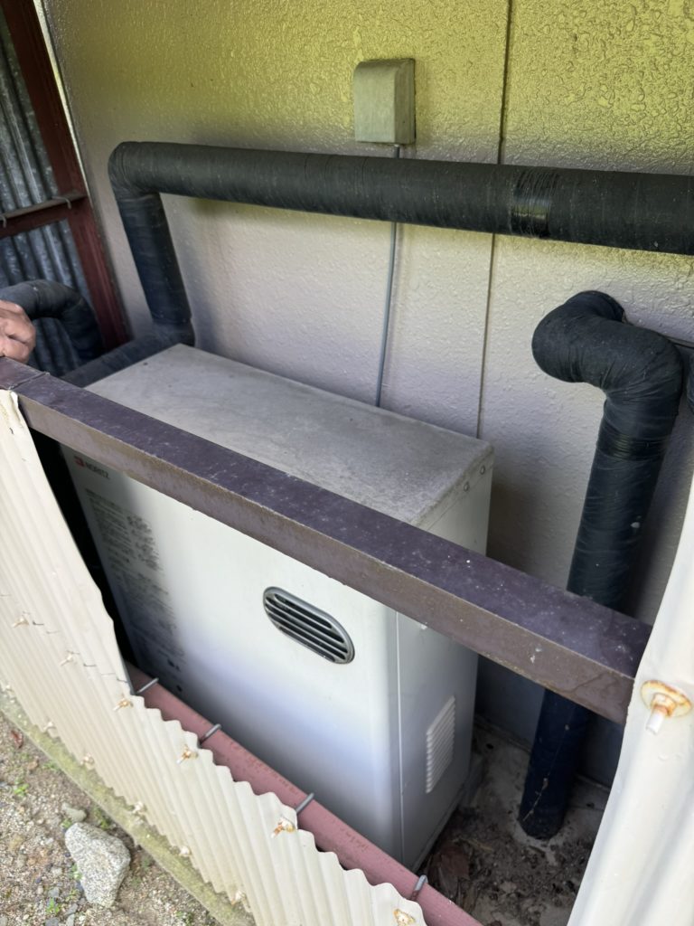 郡山リフォーム給湯器ビフォー写真