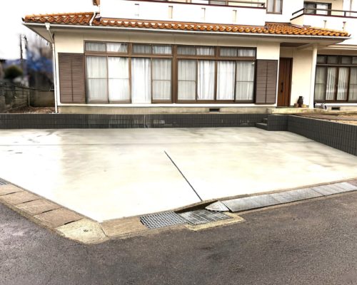 メンテナンスが大変だった庭を将来の事を考え駐車場に拡張【施工事例95】